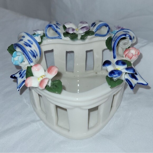 Potpourri Designs Decor Candy Dish Floral Heart Shaped Basket - Picture 4 of 10